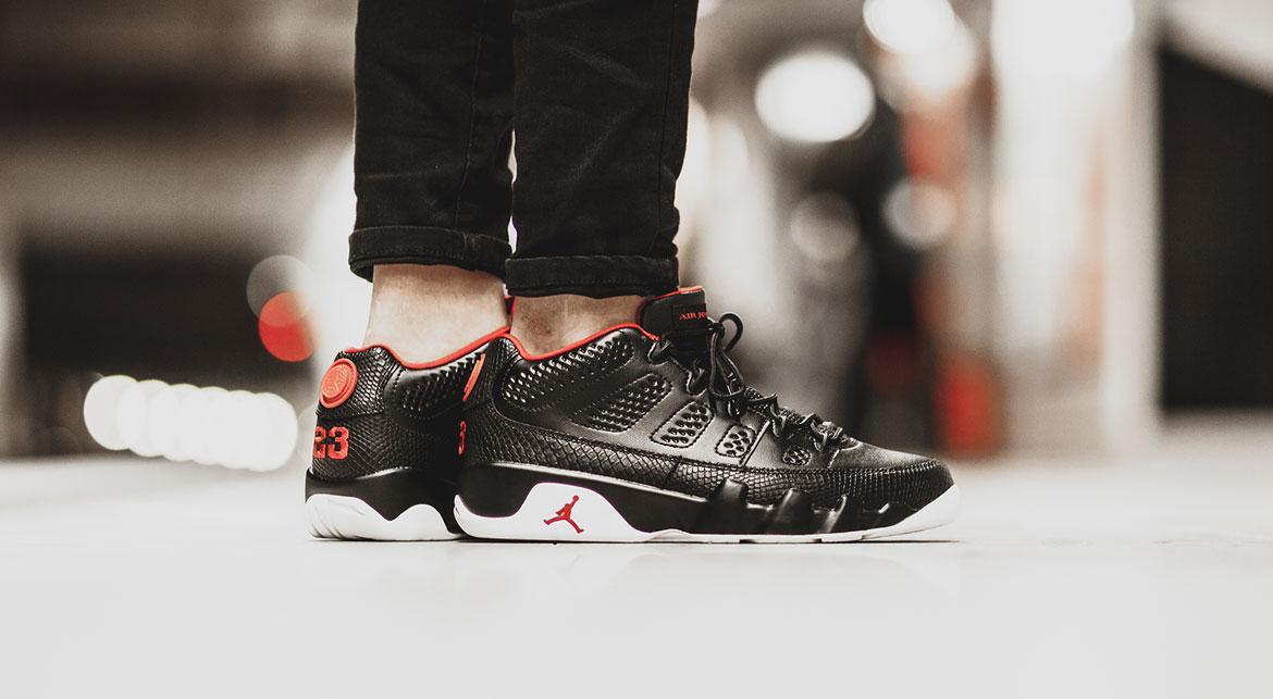 Black red retro 9s online